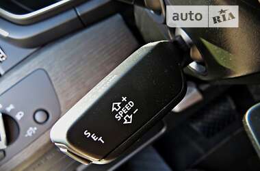 Седан Audi A4 2022 в 
