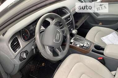 Седан Audi A4 2012 в Нововолынске