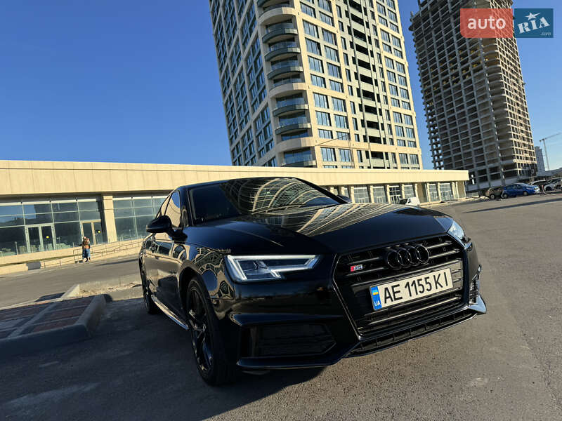 Седан Audi A4 2016 в Києві