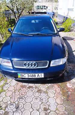 Седан Audi A4 2000 в Сокале