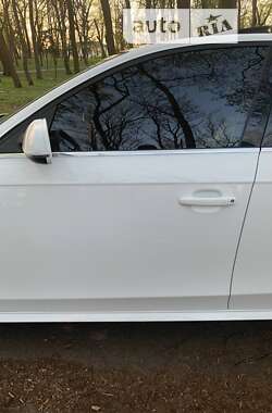 Седан Audi A4 2014 в Чернигове