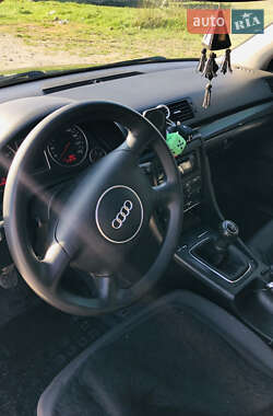 Седан Audi A4 2001 в Полонном