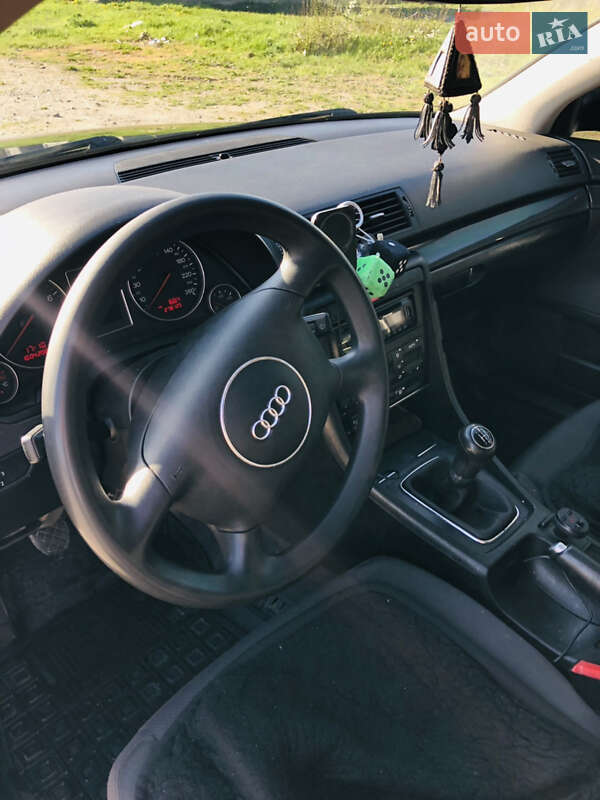 Седан Audi A4 2001 в Полонном