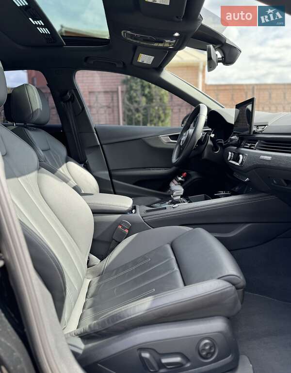Седан Audi A4 2022 в Києві