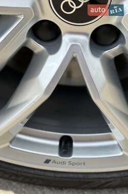 Седан Audi A4 2022 в Києві