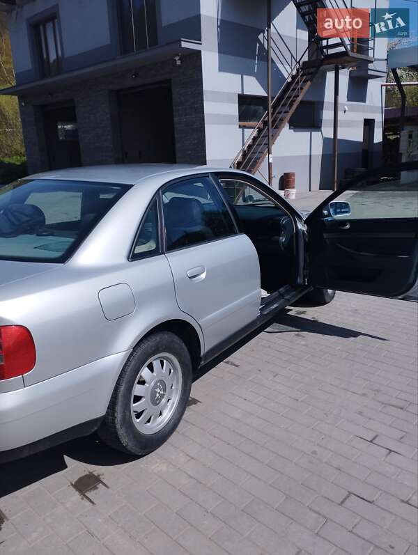 Седан Audi A4 1999 в Рахове фото 3 Седан Audi A4 1999 в Рахове