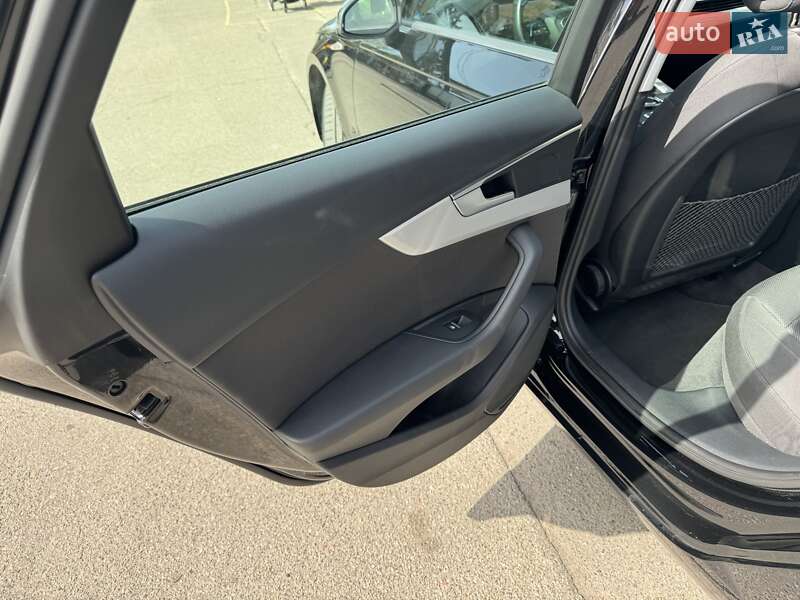 Универсал Audi A4 2018 в Киеве