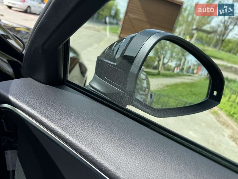 Универсал Audi A4 2018 в Киеве