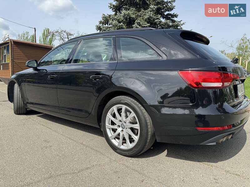 Универсал Audi A4 2018 в Киеве