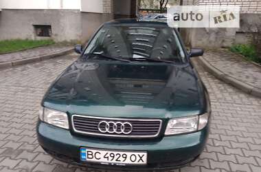 Седан Audi A4 1996 в Новояворівську