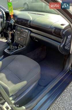 Седан Audi A4 1996 в Дрогобыче