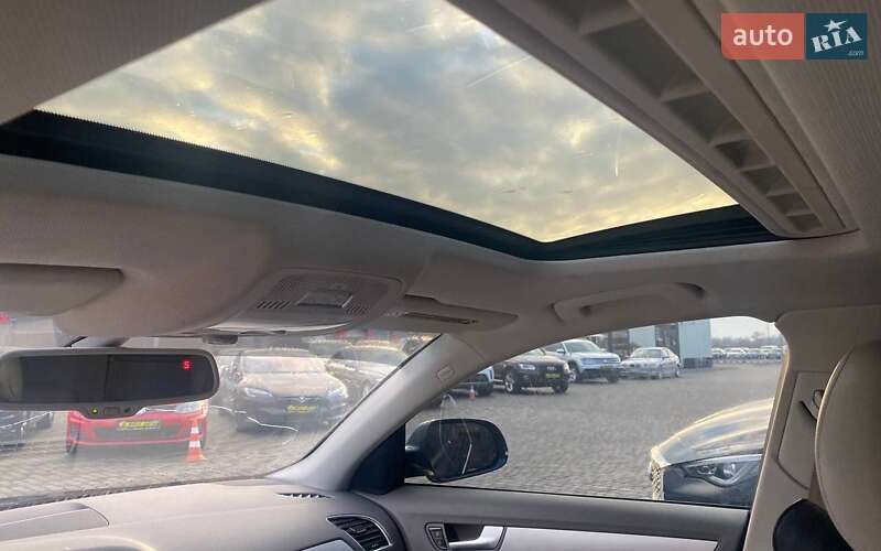 Седан Audi A4 2010 в Ужгороде