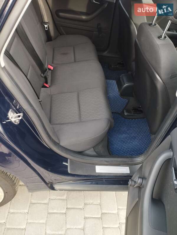 Седан Audi A4 2007 в Староконстантинове