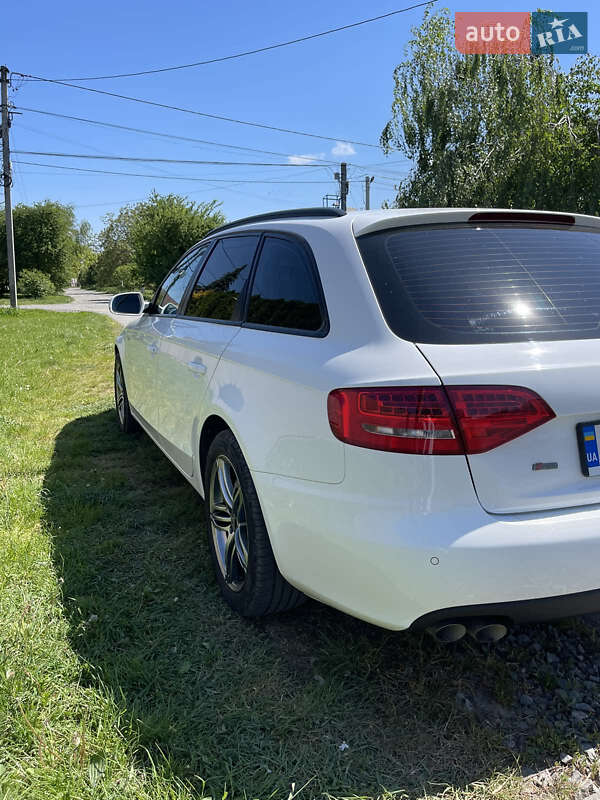Універсал Audi A4 2011 в Ужгороді