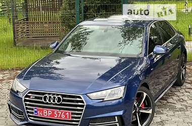 Седан Audi A4 2016 в Стрию