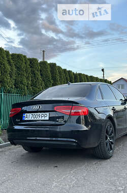 Седан Audi A4 2013 в Попельне