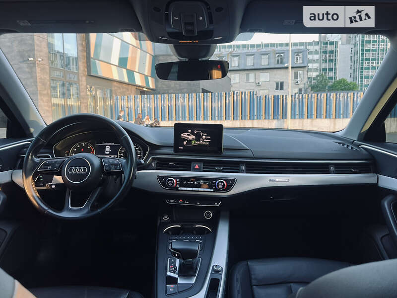 Седан Audi A4 2016 в Киеве