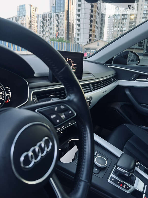 Седан Audi A4 2016 в Киеве