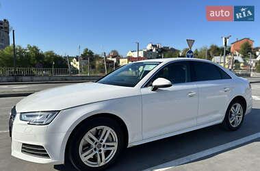 Седан Audi A4 2018 в Львове