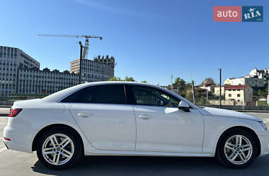 Седан Audi A4 2018 в 