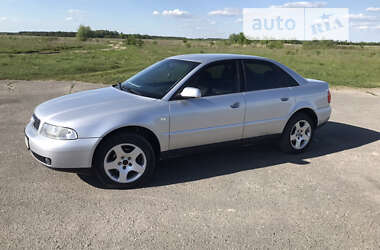 Седан Audi A4 1999 в Березному