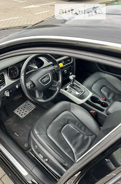 Седан Audi A4 2013 в Львове