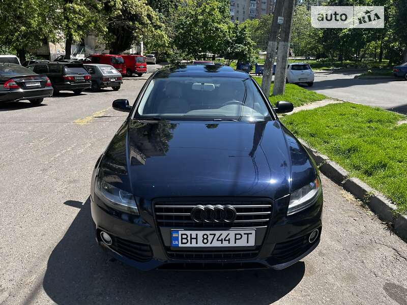 Седан Audi A4 2010 в Одесі