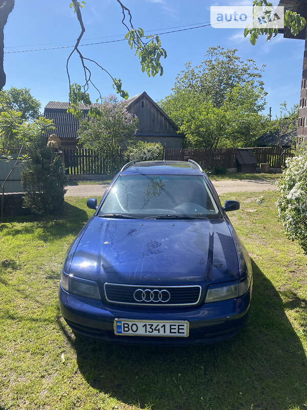 Универсал Audi A4 1998 в Сарнах