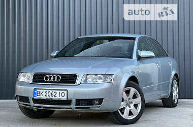 Седан Audi A4 2004 в Сарнах