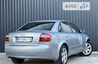 Седан Audi A4 2004 в Сарнах