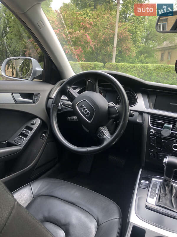 Седан Audi A4 2013 в Харькове