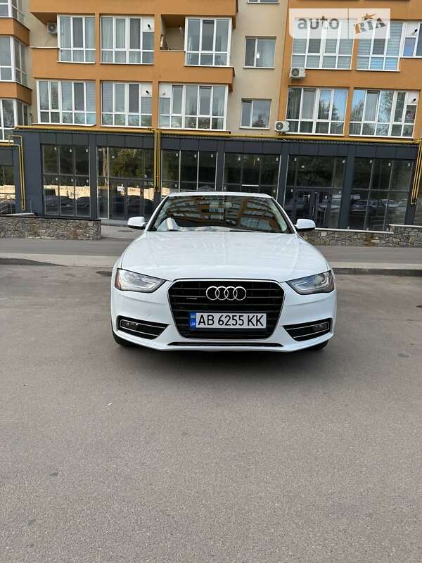 Седан Audi A4 2014 в Виннице
