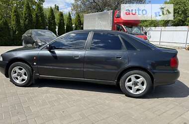 Седан Audi A4 1997 в Чернигове