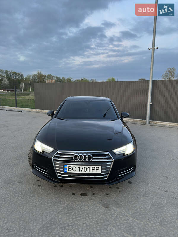 Седан Audi A4 2017 в Львове