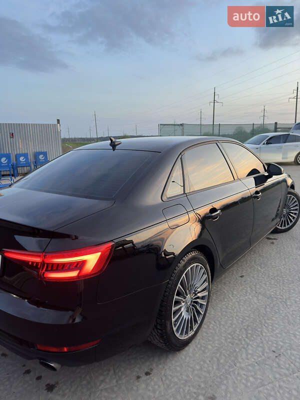Седан Audi A4 2017 в Львове