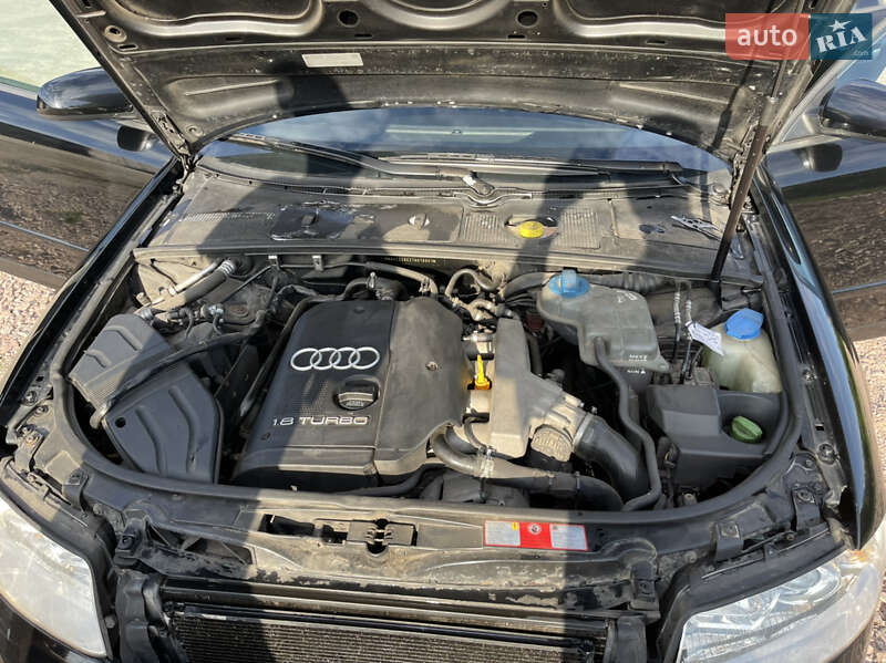 Седан Audi A4 2001 в Березному