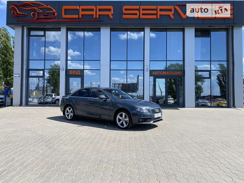 Седан Audi A4 2010 в Киеве