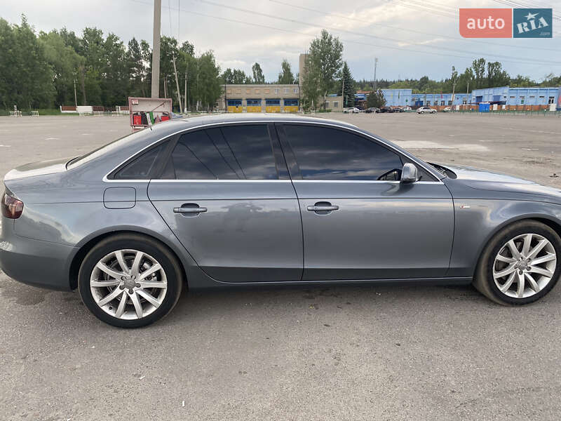 Седан Audi A4 2012 в Харькове