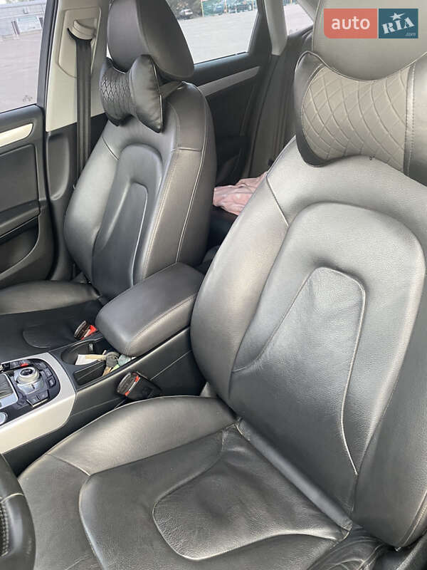Седан Audi A4 2012 в Харькове