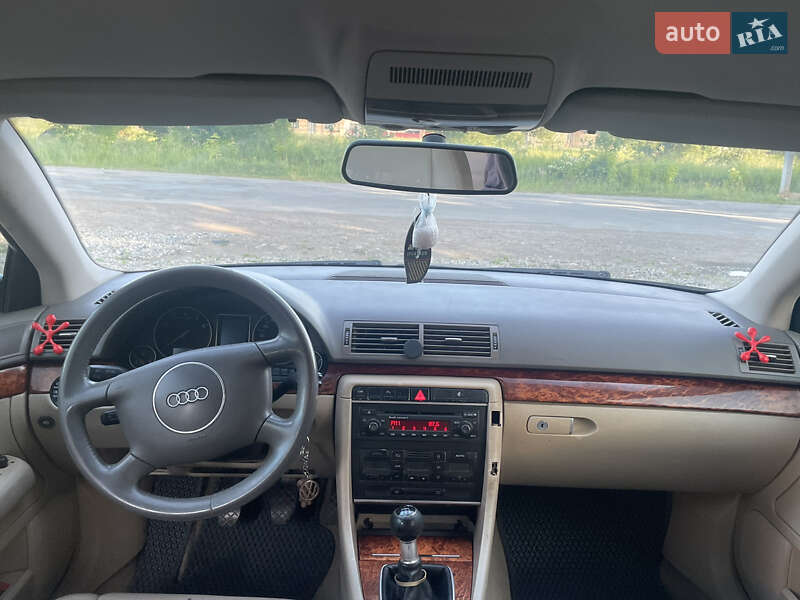 Седан Audi A4 2002 в Надворной фото 3 Седан Audi A4 2002 в Надворной