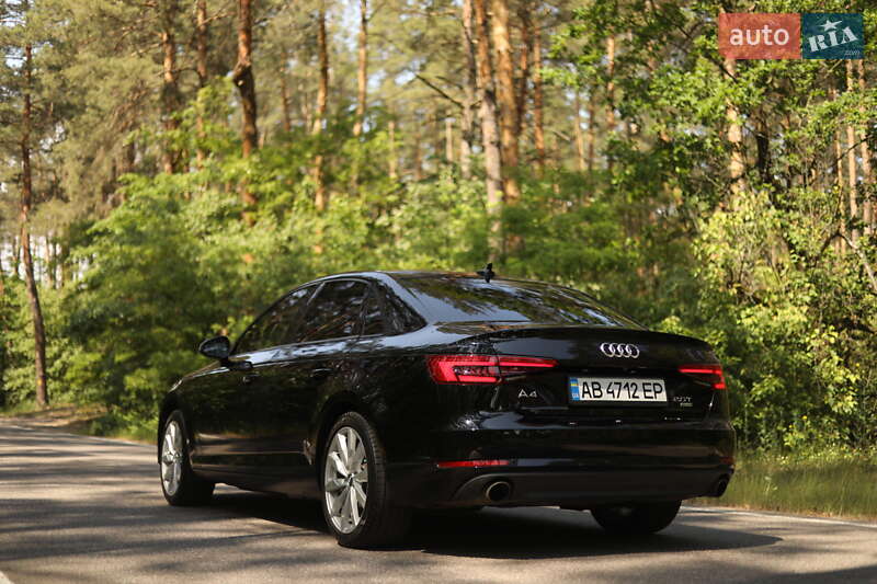 Седан Audi A4 2017 в Киеве