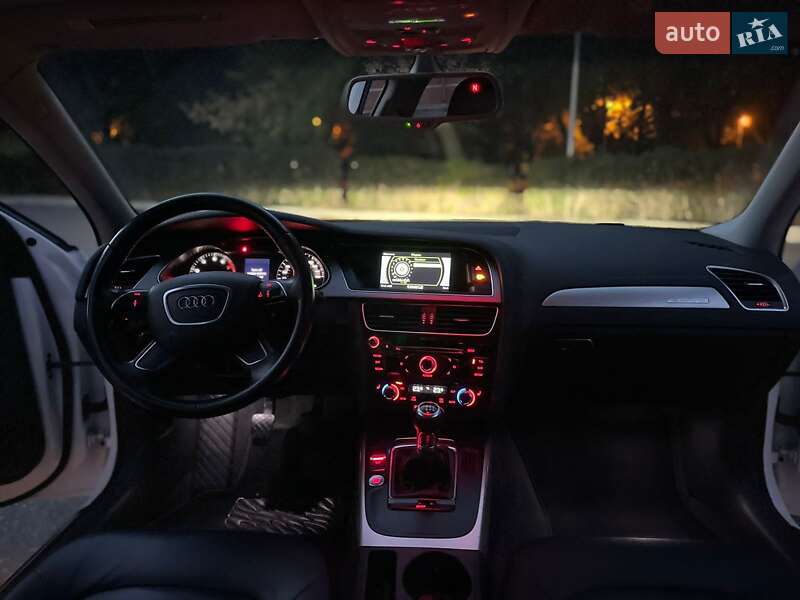 Седан Audi A4 2014 в Одесі