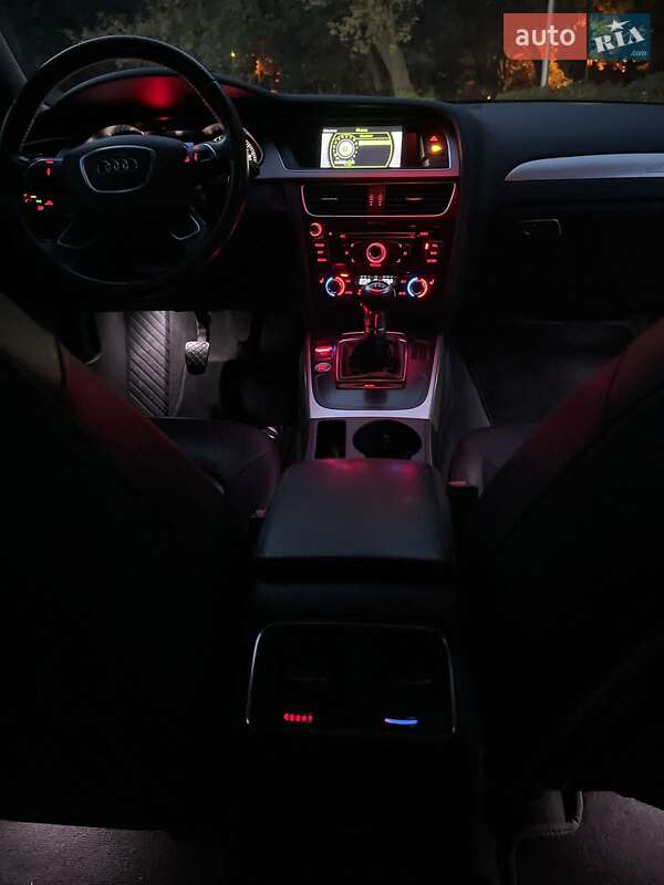 Седан Audi A4 2014 в Одессе