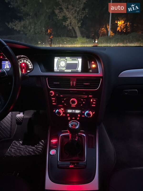 Седан Audi A4 2014 в Одесі