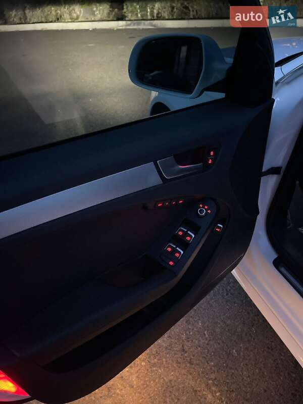 Седан Audi A4 2014 в Одесі