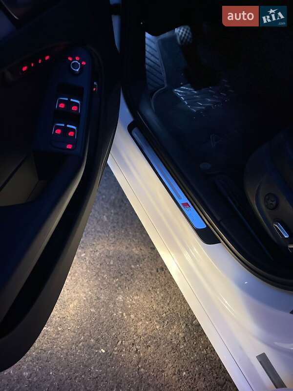 Седан Audi A4 2014 в Одесі