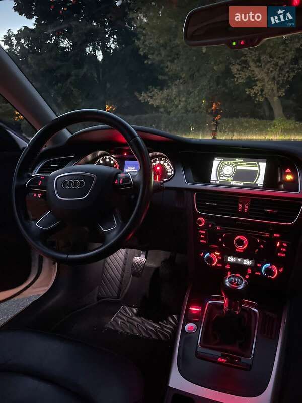Седан Audi A4 2014 в Одессе