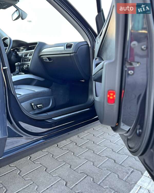 Седан Audi A4 2013 в Киеве