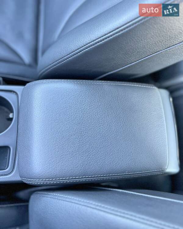 Седан Audi A4 2013 в Киеве