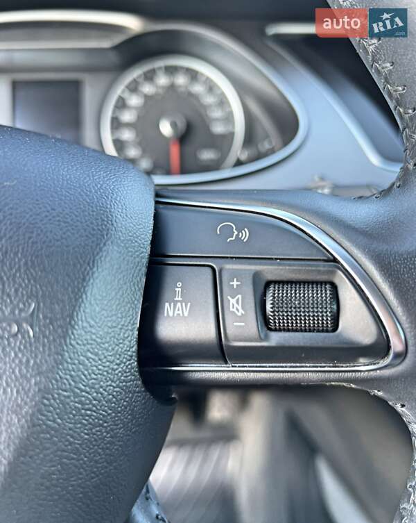 Седан Audi A4 2013 в Киеве